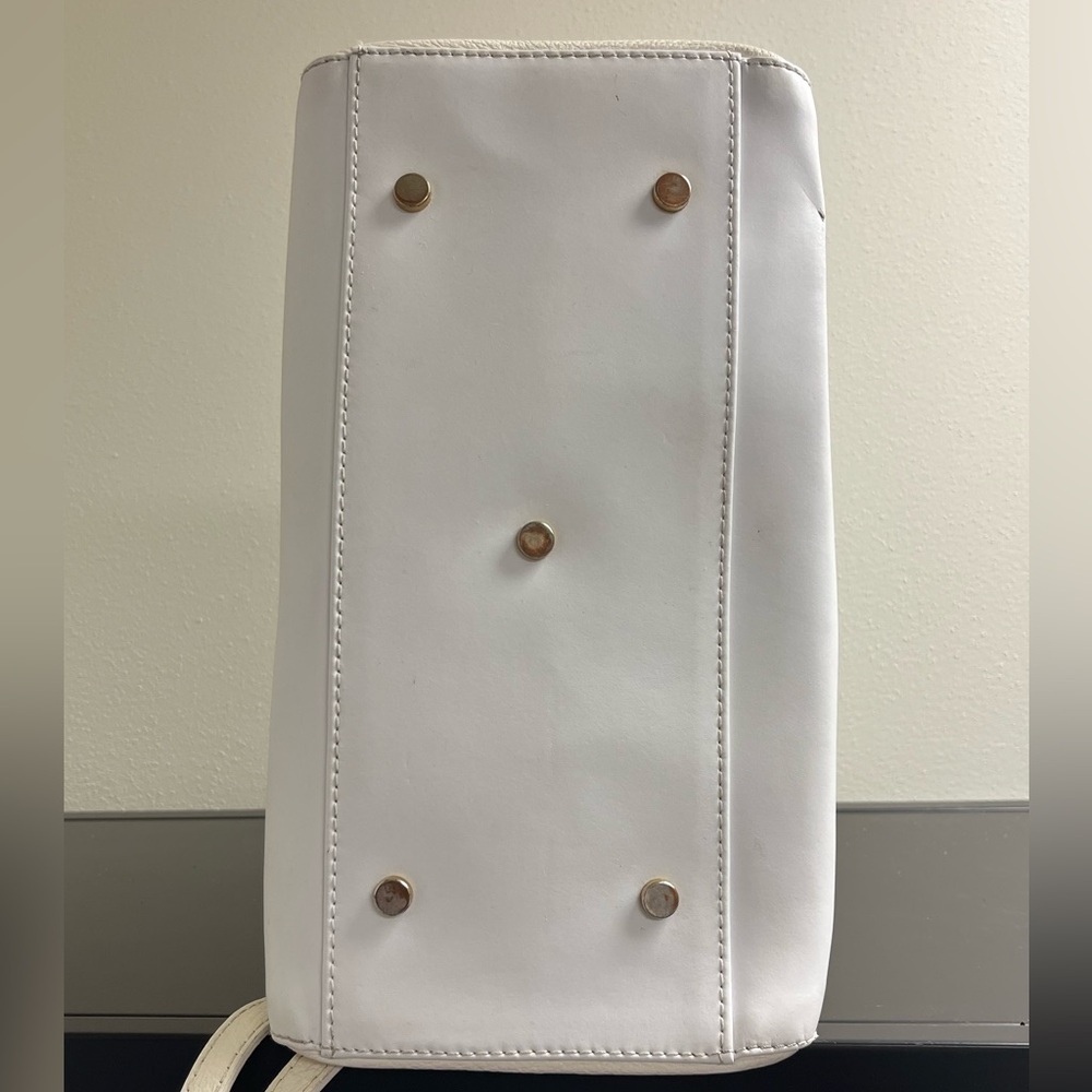 Gianni Conti White and Cream Handbag - Picture 10 of 16